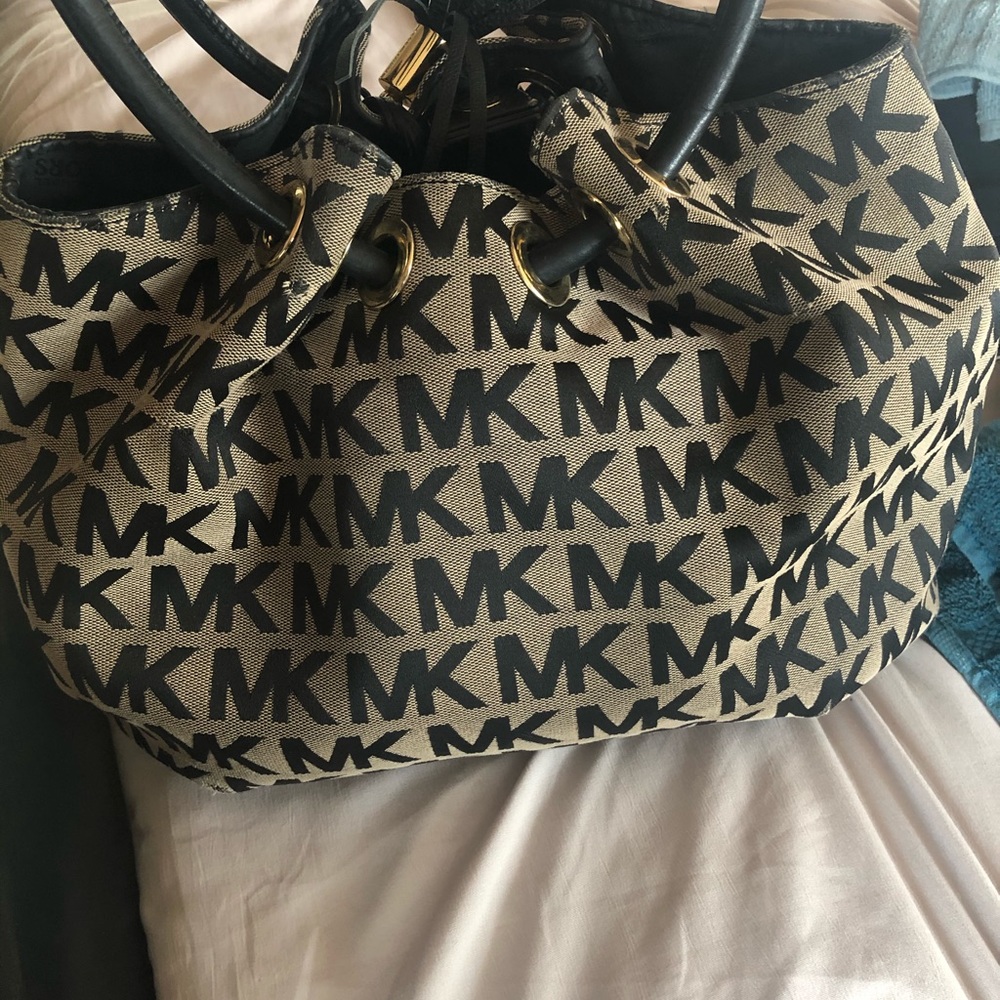 Michael Kors Purse - Picture 8 of 9